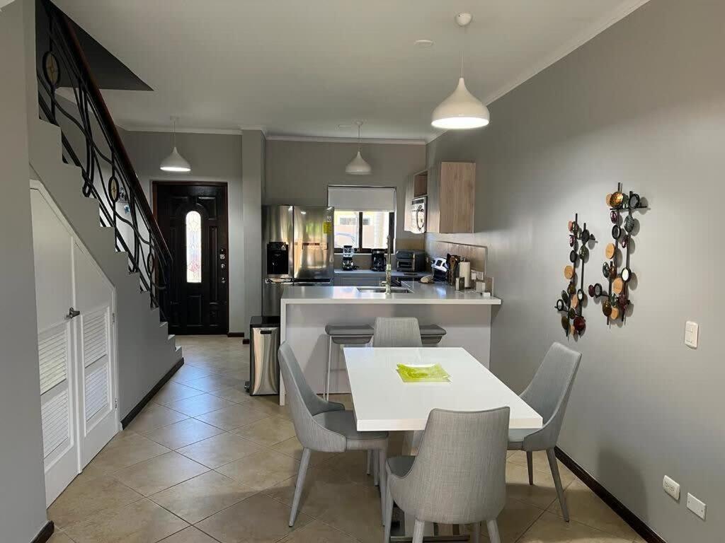 Вілла Special House In Gold Coast With Private Jacuzzi Palm Beach Екстер'єр фото